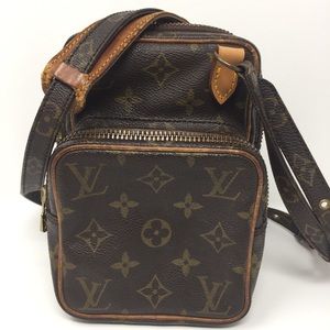 Vintage Preowned authentic Louis Vuitton Shoulder bag
